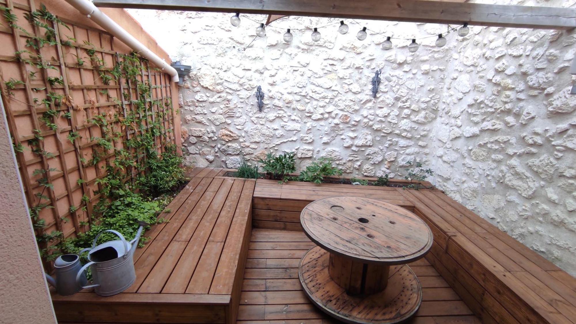 Maison De Village Avec Sa Charmante Petite Cour Interieure * Fleury (Aude)